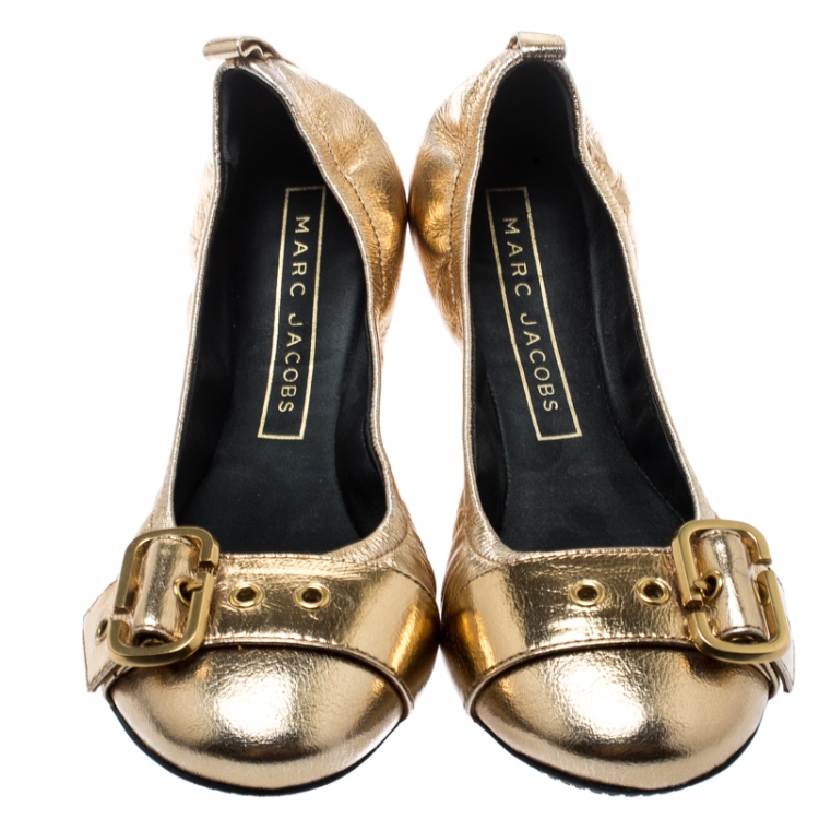 Pre Owned Marc Jacobs Metallic Gold Leather Dolly Buckle Detail Scrunch Ballerina Flats Size 37
