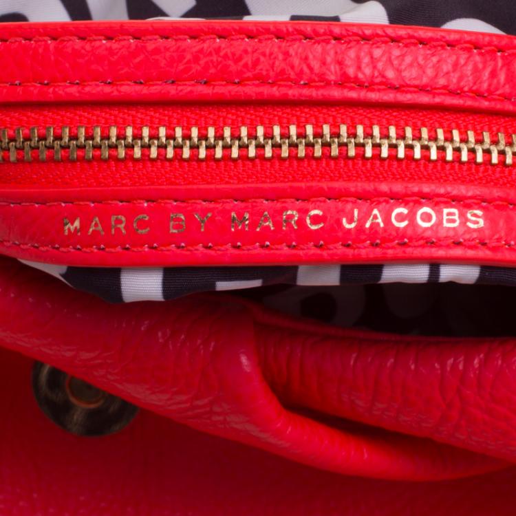 Pre Owned Marc by Marc Jacobs Neon Red Leather Classic Q Natasha Crossbody Bag