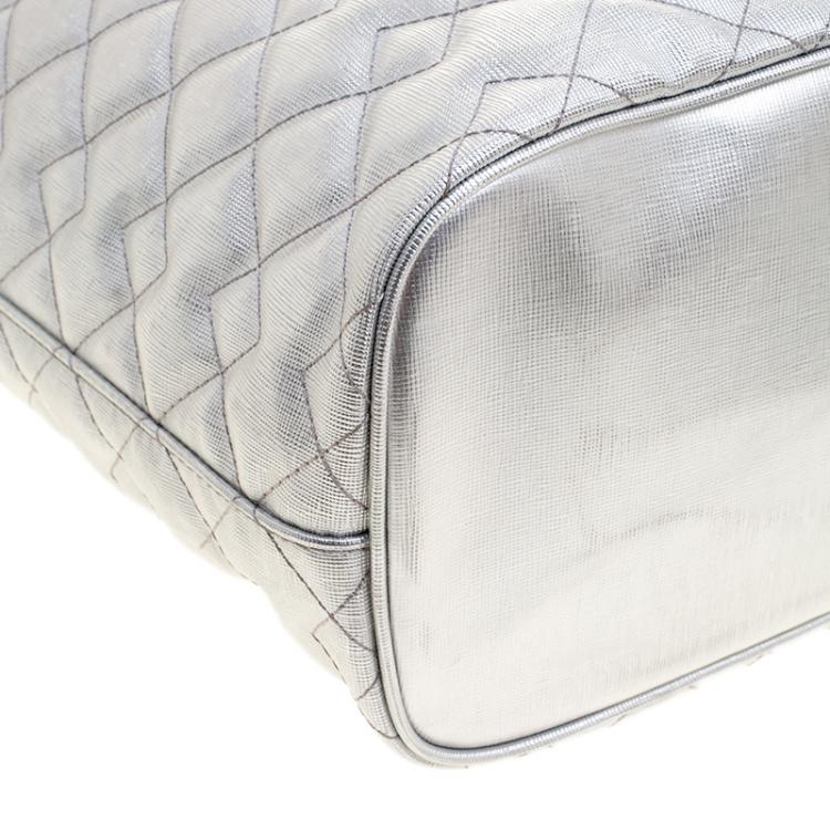 Pre Owned Marc By Marc Jacobs Silver Quilted PVC Metropolitote Bag