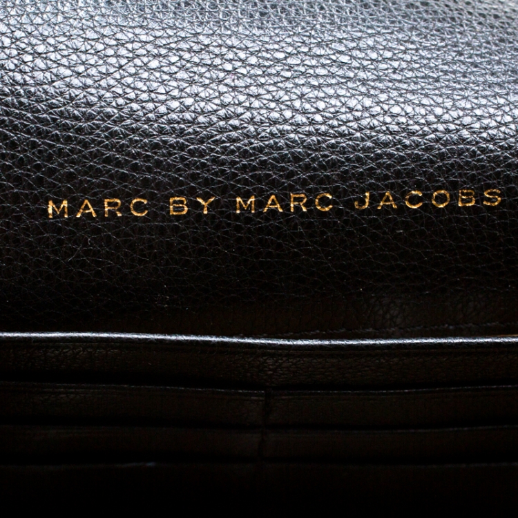 Pre Owned Marc by Marc Jacobs Black Leather Bianca Continental Wallet On Chain  