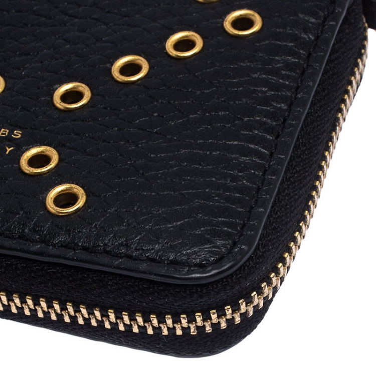 Pre Owned Marc by Marc Jacobs Black Leather Grommet Embellished Compact Zip Around Wallet