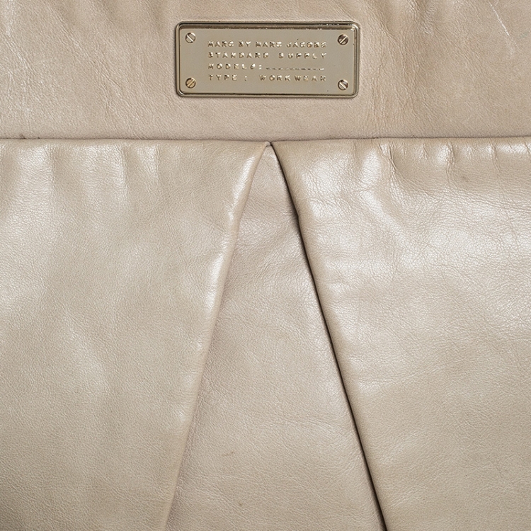 مملوكة مسبقًا Marc by Marc Jacobs Beige Leather Classic Q Hillier Hobo