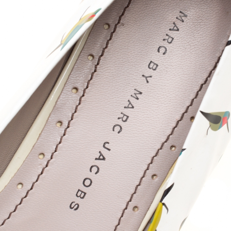Pre Owned Marc by Marc Jacobs White Multicolor Bird Printed Leather Round Toe Ballet Flats Size 37