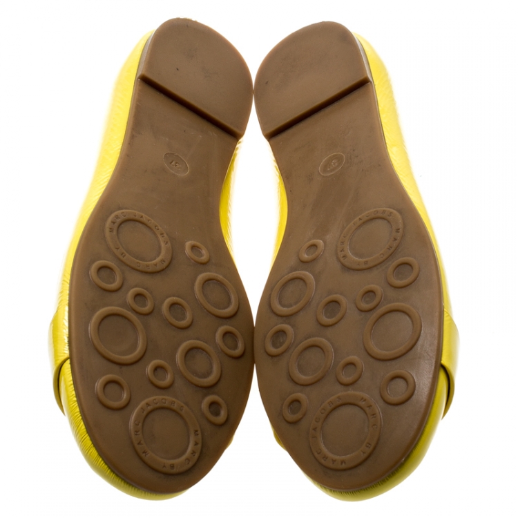 Pre Owned Marc by Marc Jacobs Yellow Patent Leather Logo Ballet Flats Size 37