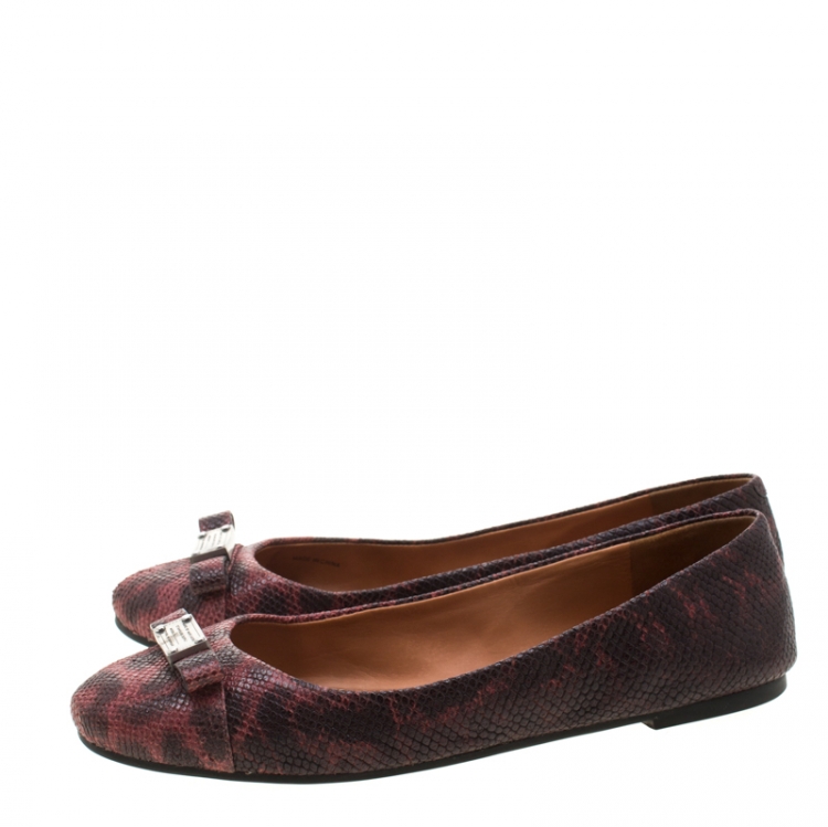 Pre Owned Marc by Marc Jacobs Burgundy Embossed Lizard Leather Tuxedo Logo Ballet Flats Size 38.5