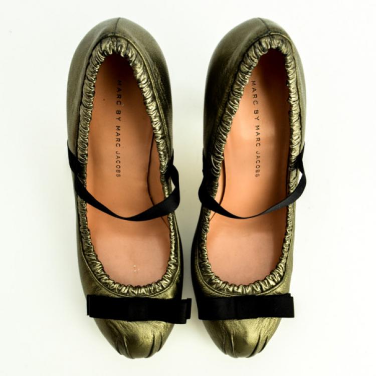 Pre Owned Marc by Marc Jacobs Metallic Bow Pumps Size 38.5