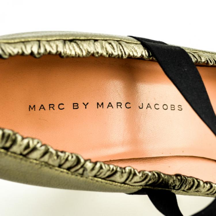 Pre Owned Marc by Marc Jacobs Metallic Bow Pumps Size 38.5