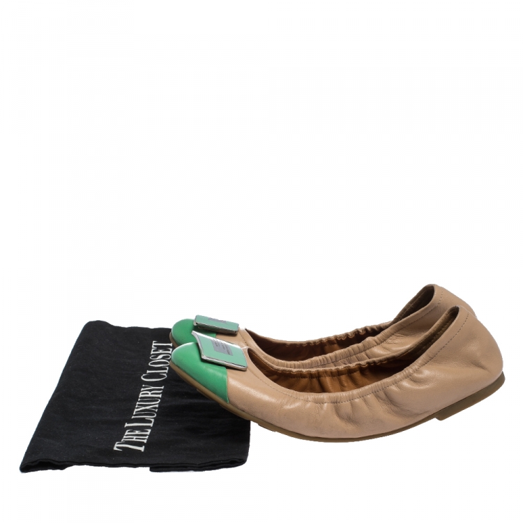 Pre Owned Marc by Marc Jacobs Beige/Mint Green Leather Logo Plague Scrunch Ballet Flats Size 37
