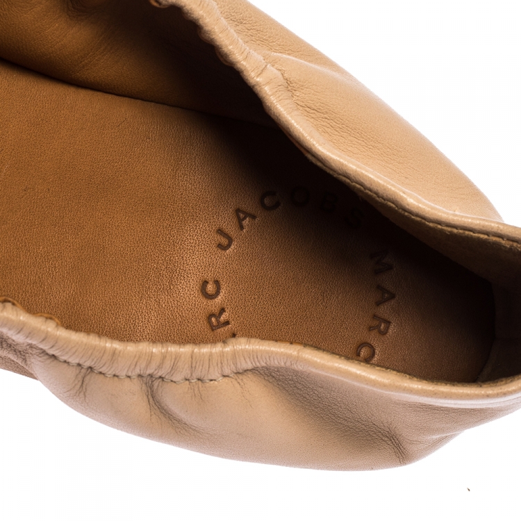 Pre Owned Marc by Marc Jacobs Beige/Mint Green Leather Logo Plague Scrunch Ballet Flats Size 37