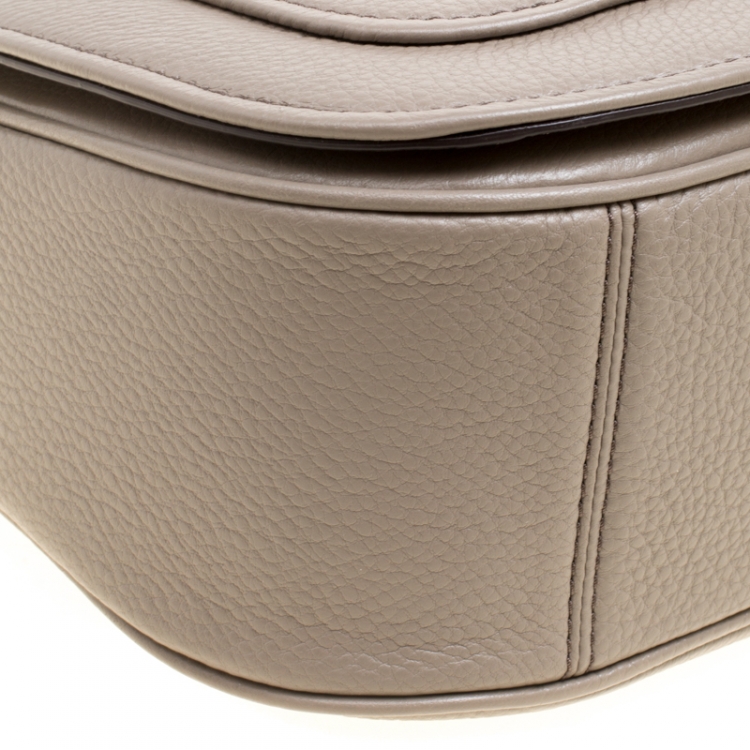 مملوكة مسبقًا Marc Jacobs Beige Leather Empire City Saddle Crossbody Bag