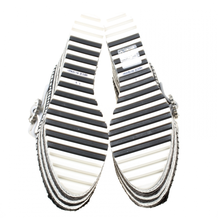 Pre Owned Marc Jacobs Metallic Silver Leather Suzi Crystal Embellished Brooch Mary Jane Espadrille Platforms Size 39