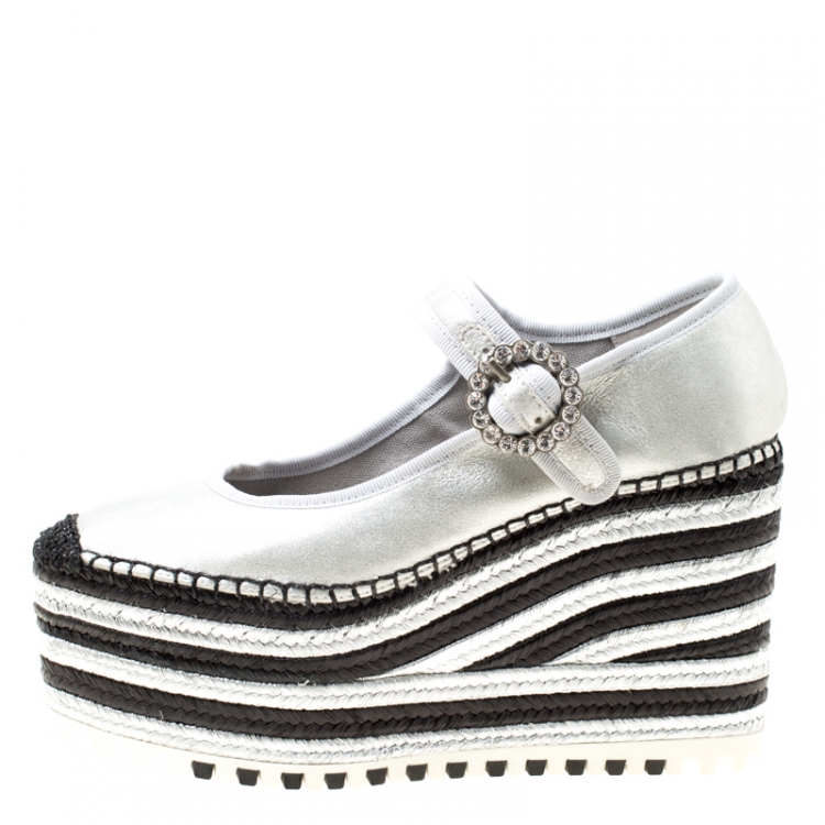 Pre Owned Marc Jacobs Metallic Silver Leather Suzi Crystal Embellished Brooch Mary Jane Espadrille Platforms Size 39
