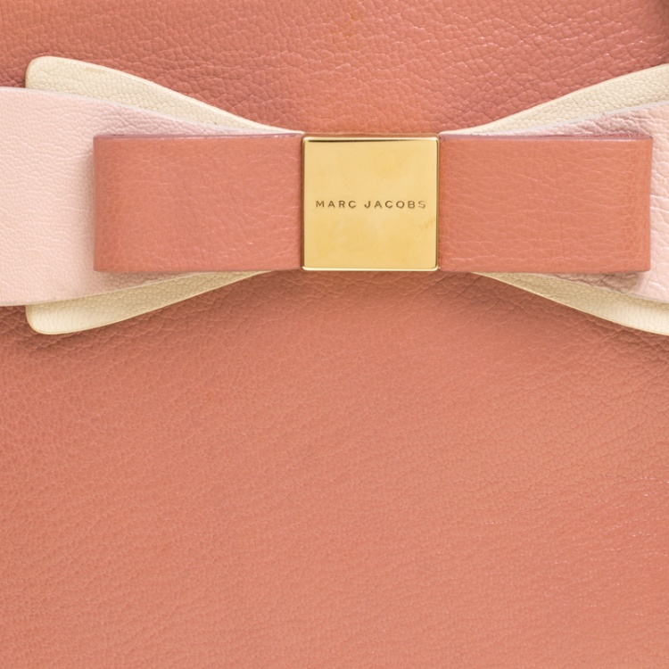 مملوكة مسبقًا Marc Jacobs Bubble Gum Pink Leather Bow Chain Crossbody Bag