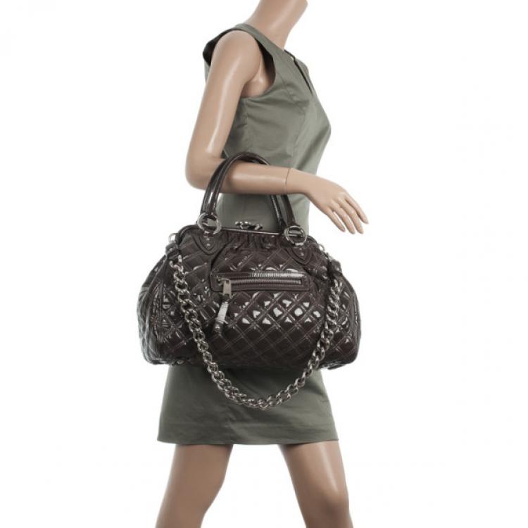 مملوكة مسبقًا Marc Jacobs Grey Quilted Patent Stam Satchel