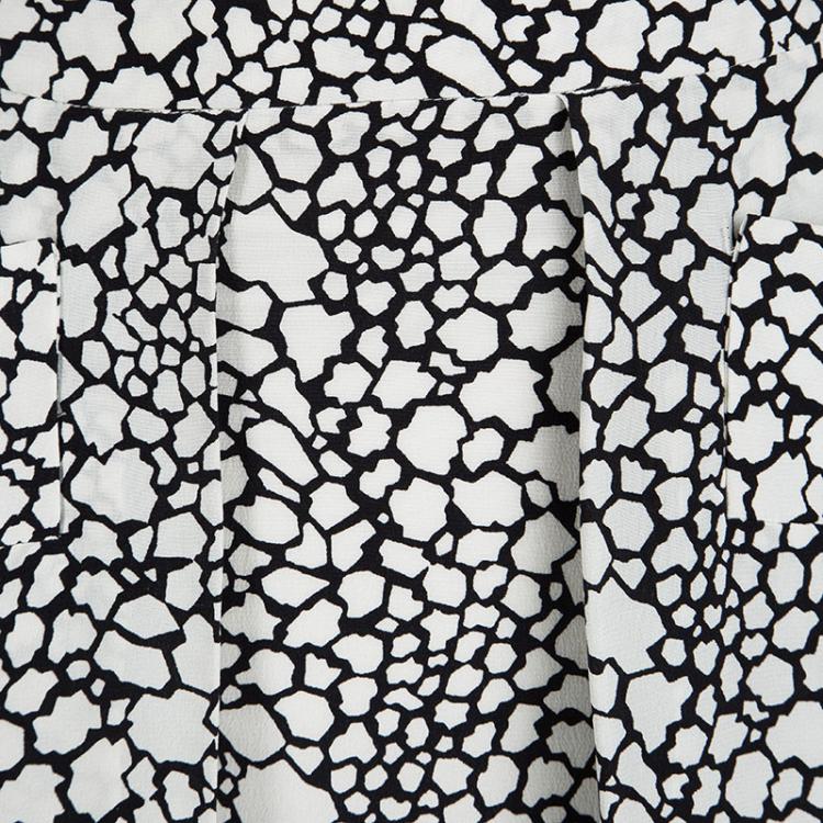 مملوكة مسبقًا Marni Monochrome Printed Silk Skirt S