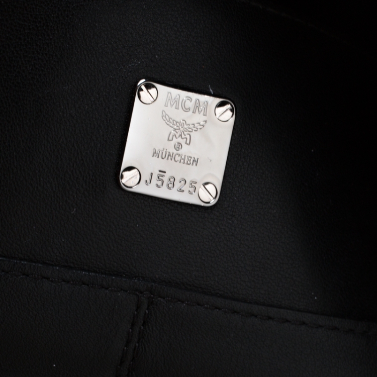 مملوكة مسبقًا MCM Blue/Black Visetos Baroque Print Kira North South Tote 