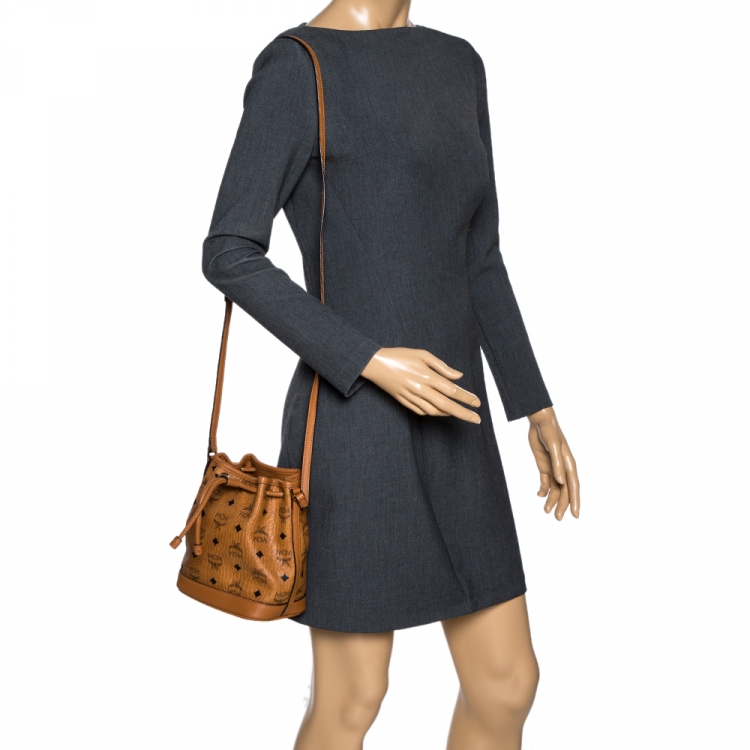 مملوكة مسبقًا MCM Brown Visetos Coated Canvas Drawstring Shoulder Bag