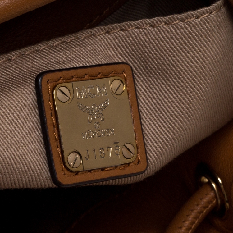 مملوكة مسبقًا MCM Brown Visetos Coated Canvas Drawstring Shoulder Bag
