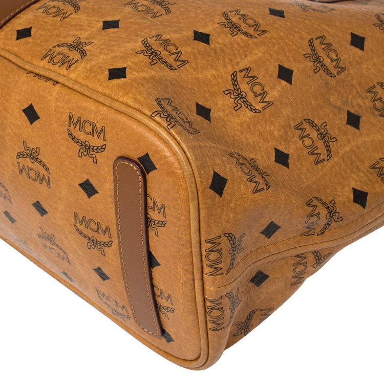 مملوكة مسبقًا MCM Tan Visetos Coated Canvas Liz Reversible Tote