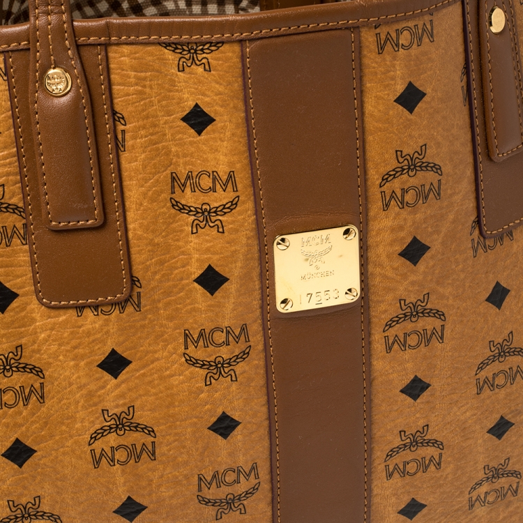 مملوكة مسبقًا MCM Tan Visetos Coated Canvas Liz Reversible Tote