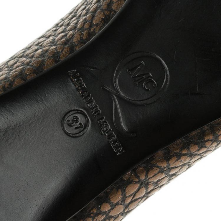 مملوكة مسبقًا McQ by Alexander McQueen Bronze Embossed Ballet Flats Size 37
