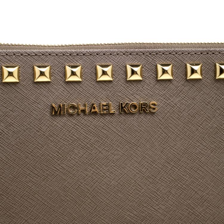 Pre Owned Michael Kors Beige Leather Studded Clutch