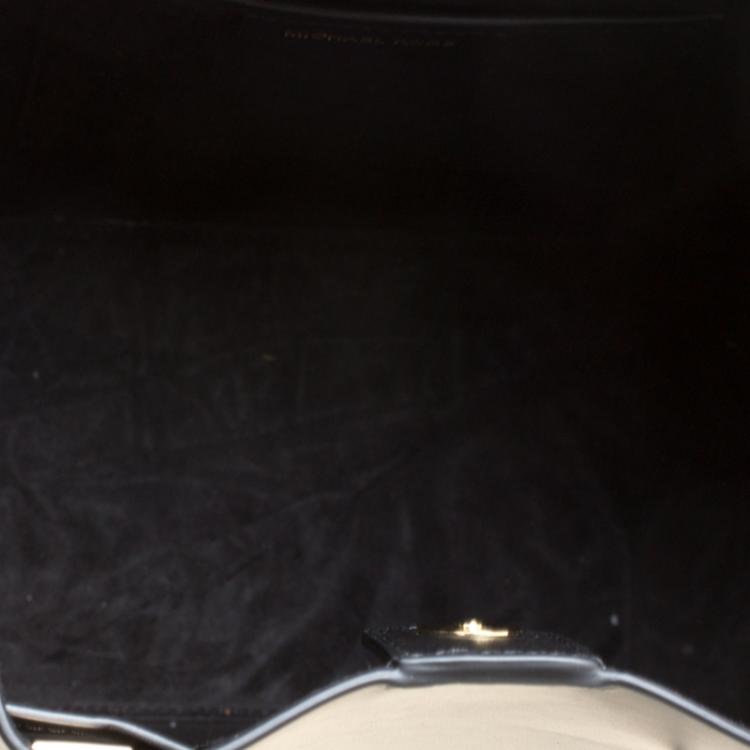 Pre Owned Michael Kors Black Leather Blakely Drawstring Bucket Bag