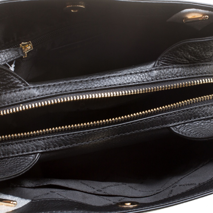 Pre Owned Michael Kors Black Leather Medium Studded Chain Shoulder Bag