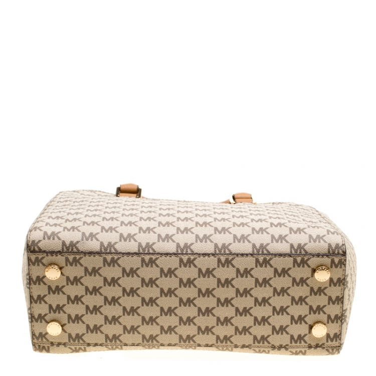Pre Owned Michael Kors Beige/Brown Signature Coated Canvas Kellen Top Handle Bag