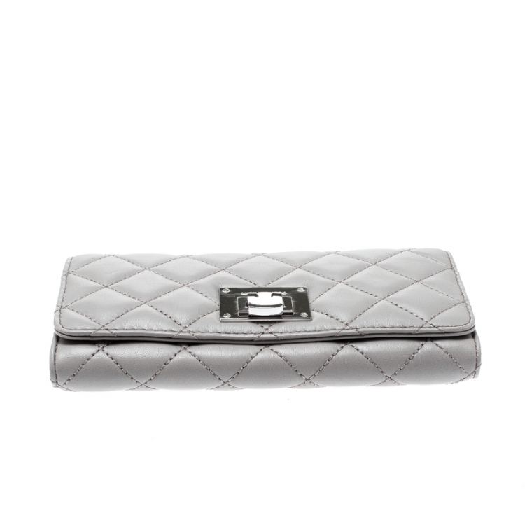 Pre Owned Micheal Kors Grey Quilted Leather Astrid Wallet