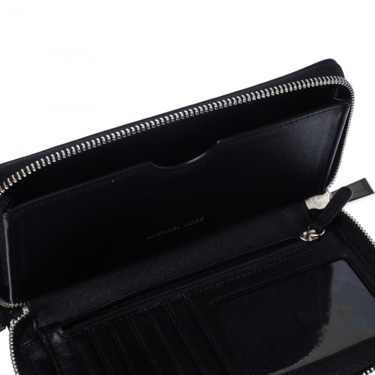 Pre Owned Michael Kors Leopard Print Leather Smartphone Wristlet