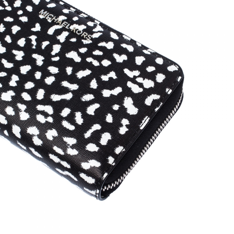 Pre Owned Michael Kors Leopard Print Leather Smartphone Wristlet