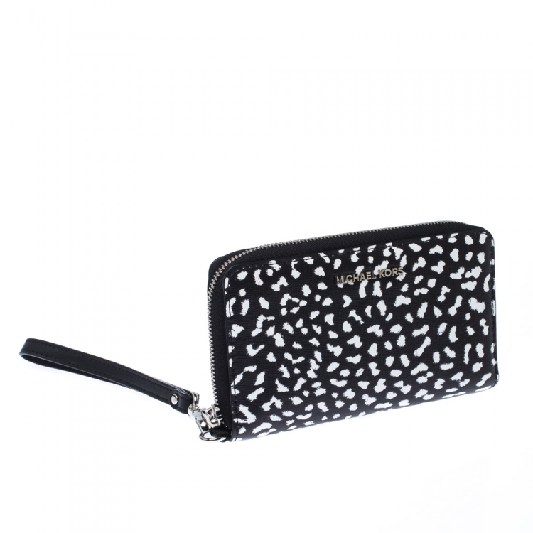 Pre Owned Michael Kors Leopard Print Leather Smartphone Wristlet