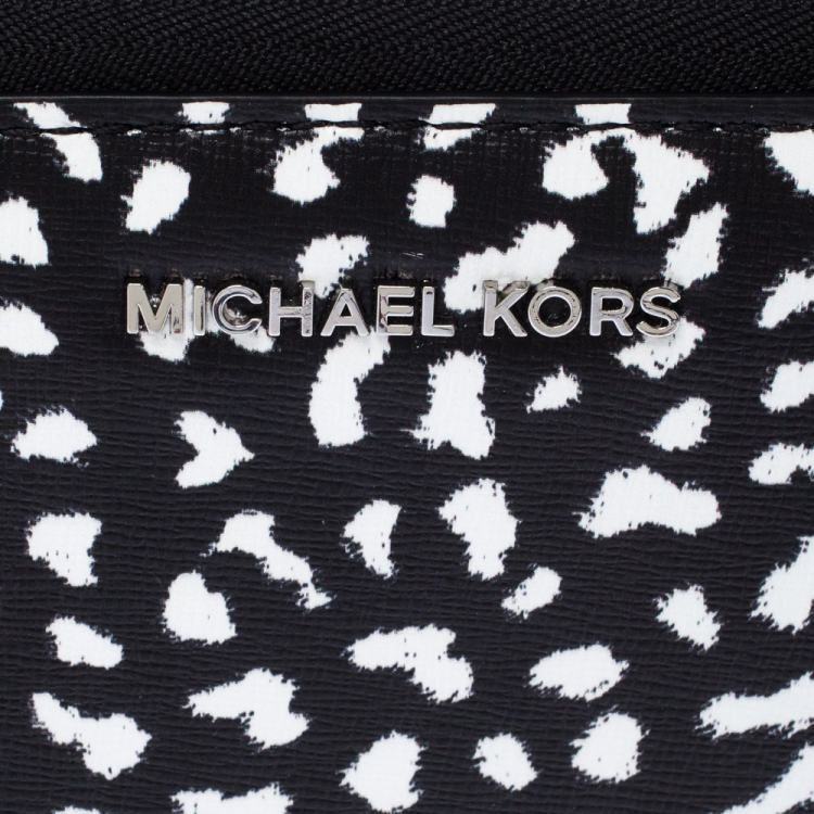 Pre Owned Michael Kors Leopard Print Leather Smartphone Wristlet