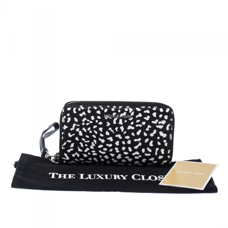 Pre Owned Michael Kors Leopard Print Leather Smartphone Wristlet