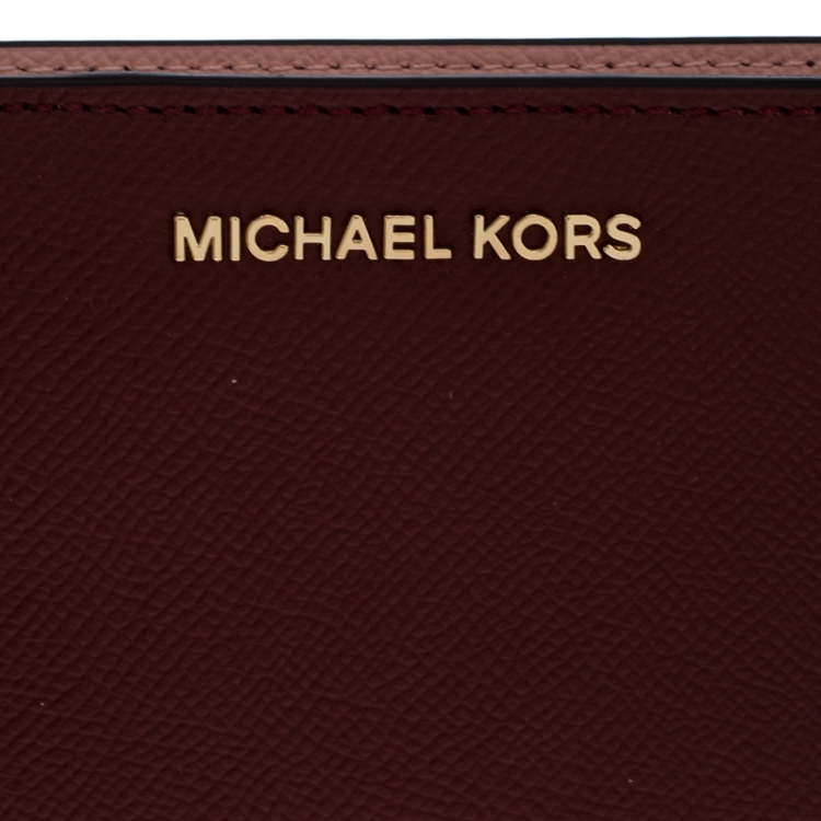 مملوكة مسبقًا Michael Kors Maroon Leather Bifold Wallet