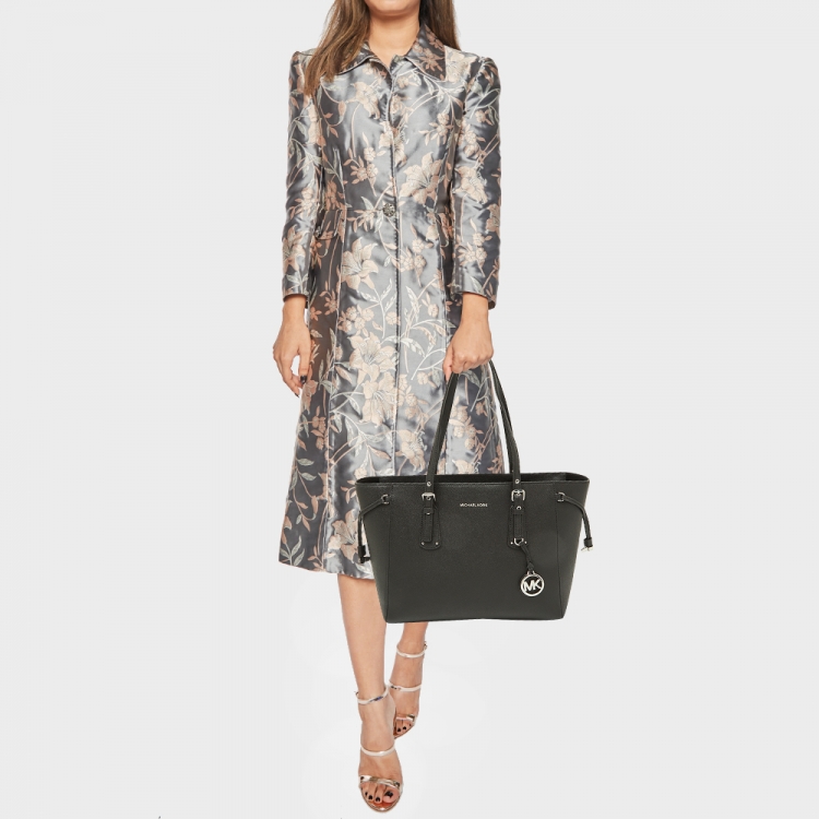 Pre Owned Michael Kors Black Leather Voyager Tote 