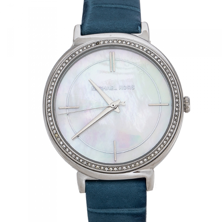 Pre Owned Michael Kors Mother Of Pearl Stainless Steel Leather Cinthia MK2661 Women's Wristwatch 33 mm