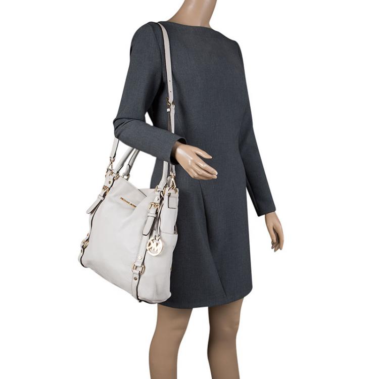 Pre Owned Michael Kors Off White Leather Buckle Strap Convertible Tote