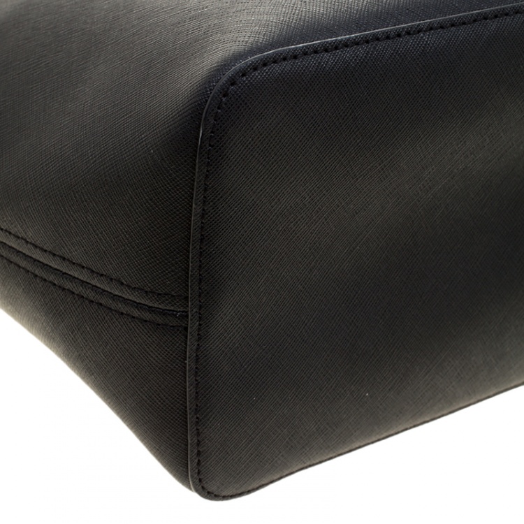 مملوكة مسبقًا Michael Kors Black Saffiano Leather Jetset Tote