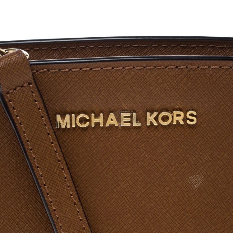 Pre Owned Michael Kors Brown Saffiano Leather Mini Selma Crossbody Bag