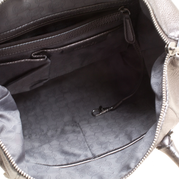 Pre Owned Michael Kors Metallic Silver Leather Shoulder Bag