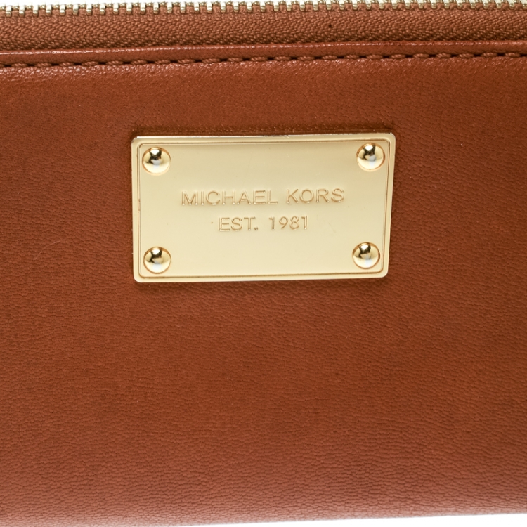 Pre Owned Michael Kors Brown Leather Jet Set Zip Around Wallet