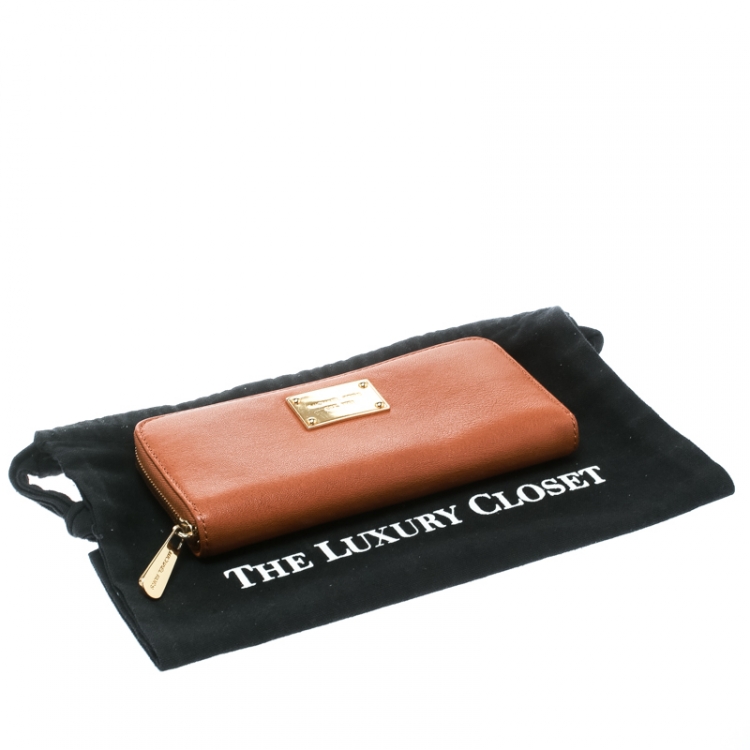 Pre Owned Michael Kors Brown Leather Jet Set Zip Around Wallet