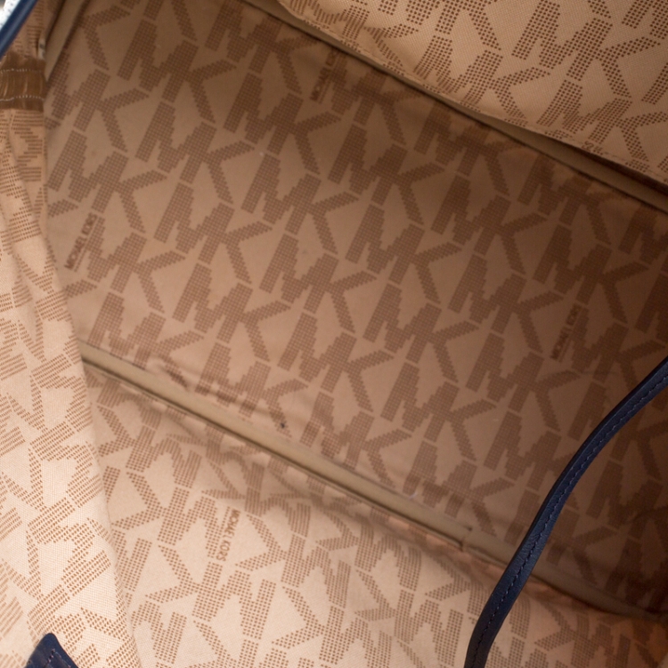 Pre Owned Michael Kors White/Blue Signature Coated Canvas Jet Set Tote