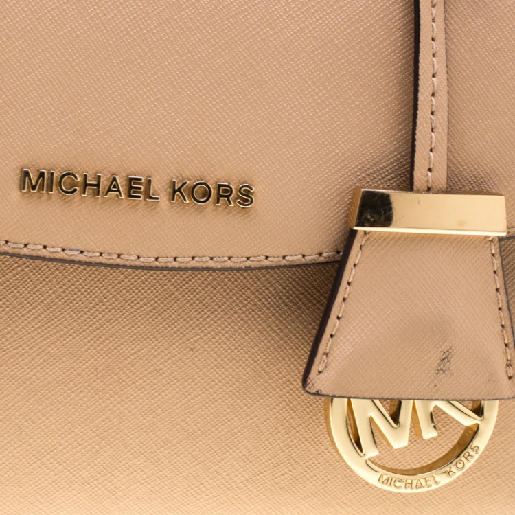 Pre Owned Michael Kors Beige Leather Extra Small Ava Crossbody Bag