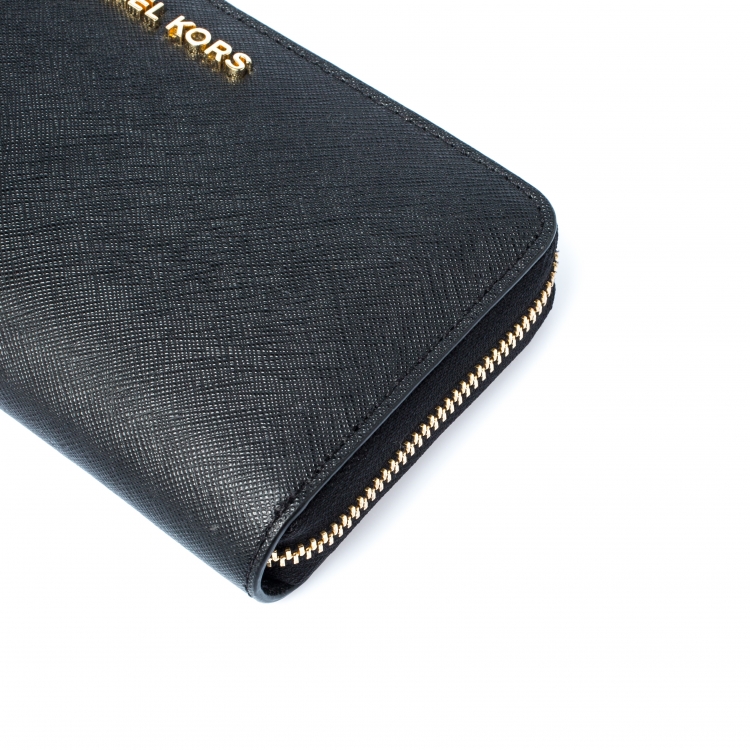 Pre Owned Michael Kors Black Leather Zip Around Wallet
