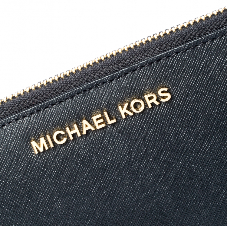 Pre Owned Michael Kors Black Leather Zip Around Wallet