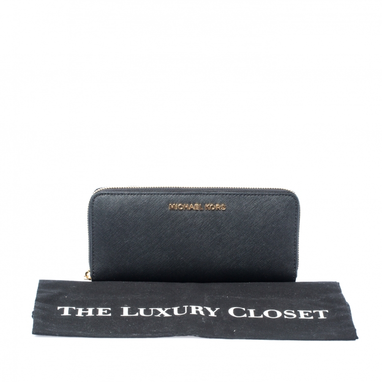 Pre Owned Michael Kors Black Leather Zip Around Wallet