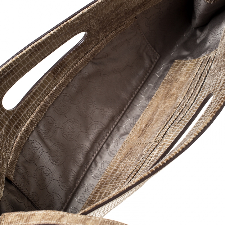 Pre Owned Michael Kors Beige Lizard Embossed Leather Cutout Handle Clutch Bag